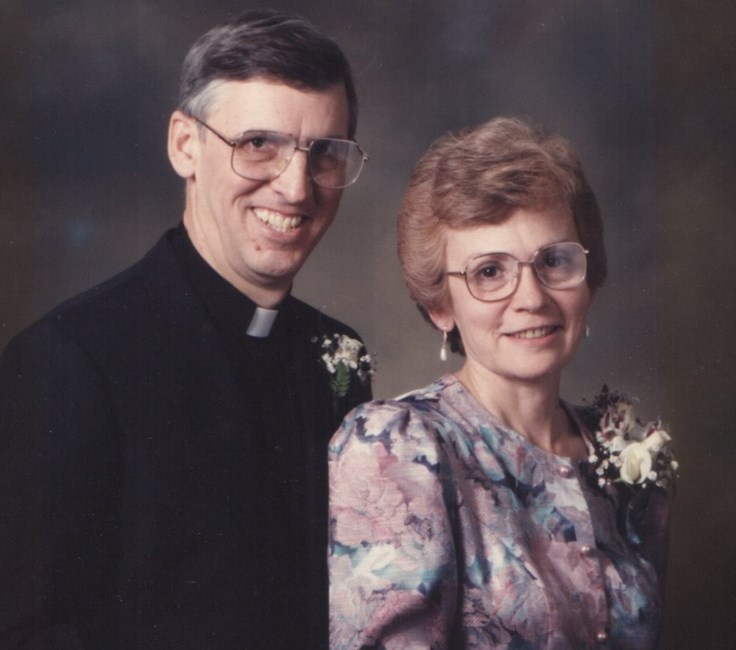 Obituario de Reverend Lowell W. Buss