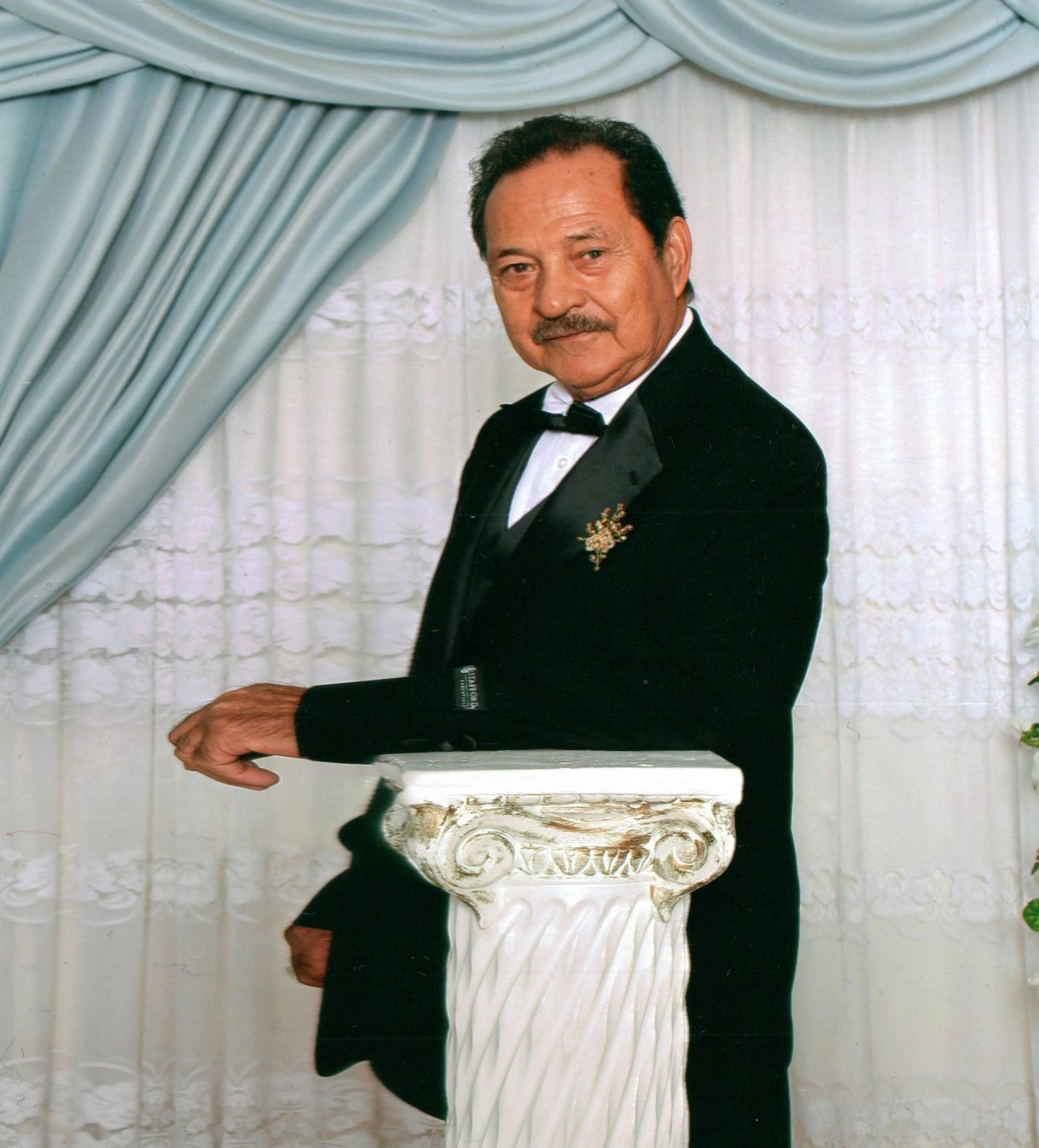 Obituario de Andres Lira Elizondo