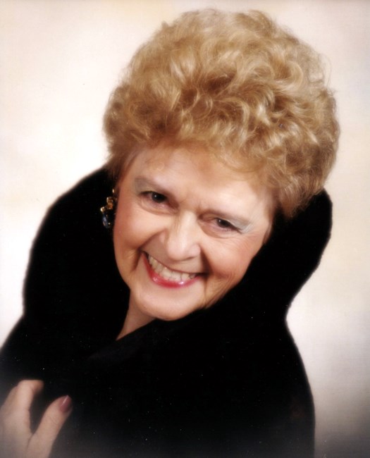  Obituario de Sterlyn Blanche Chisholm