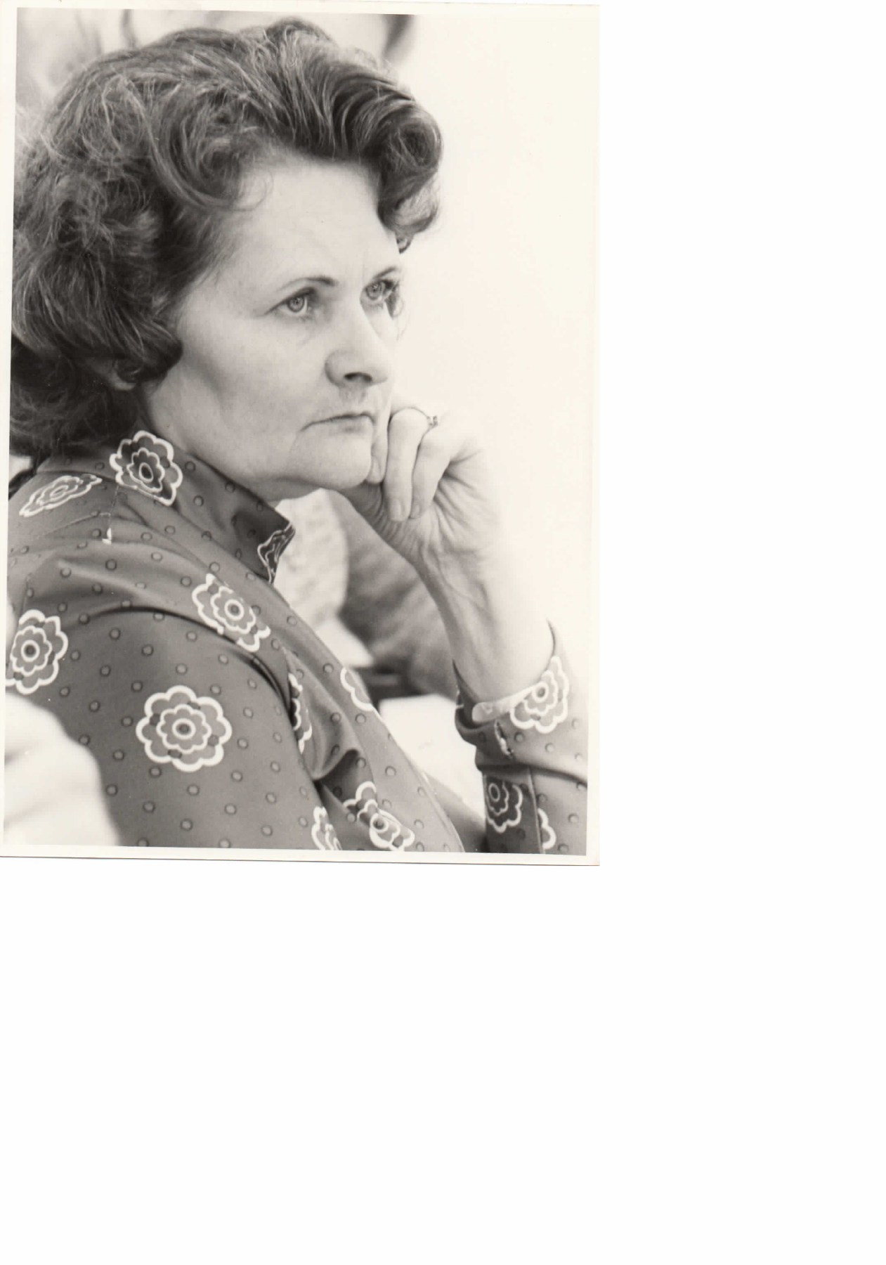 Obituary of Vivian F Nault