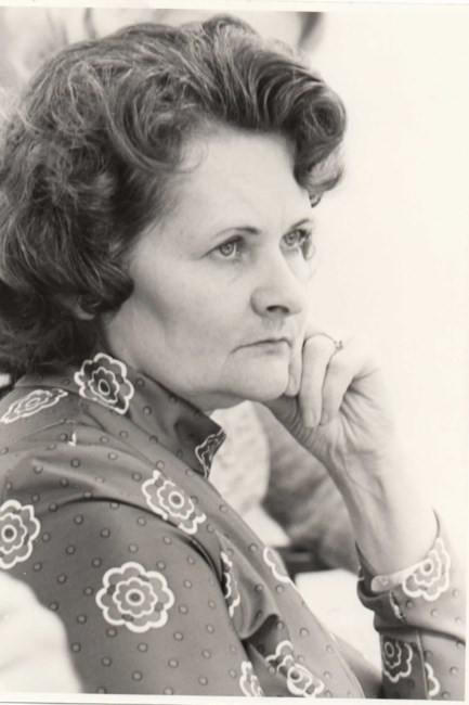 Obituary of Vivian F Nault