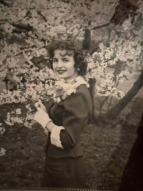 Obituary of Joan Thompson