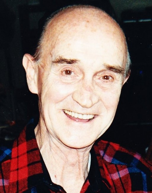 Obituary of Robert M Hennings