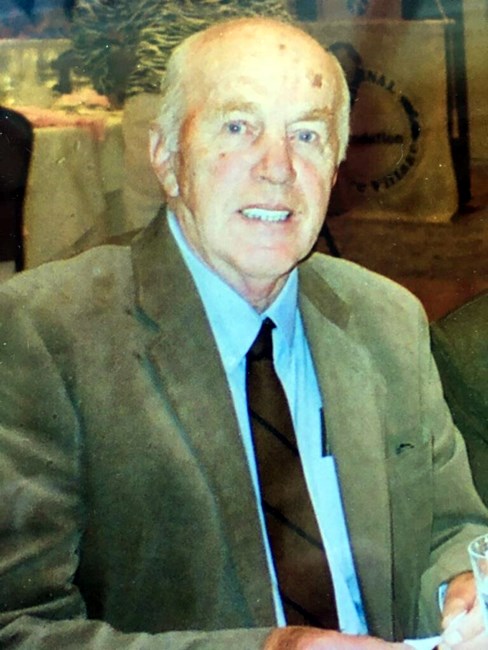 Obituario de James J. Cantwell