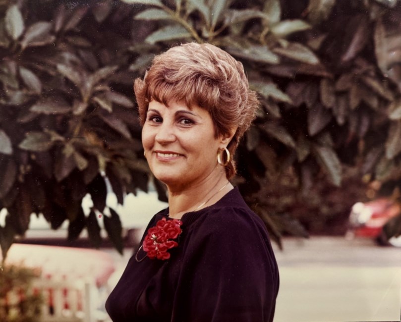 Obituary of Isabel Texeira